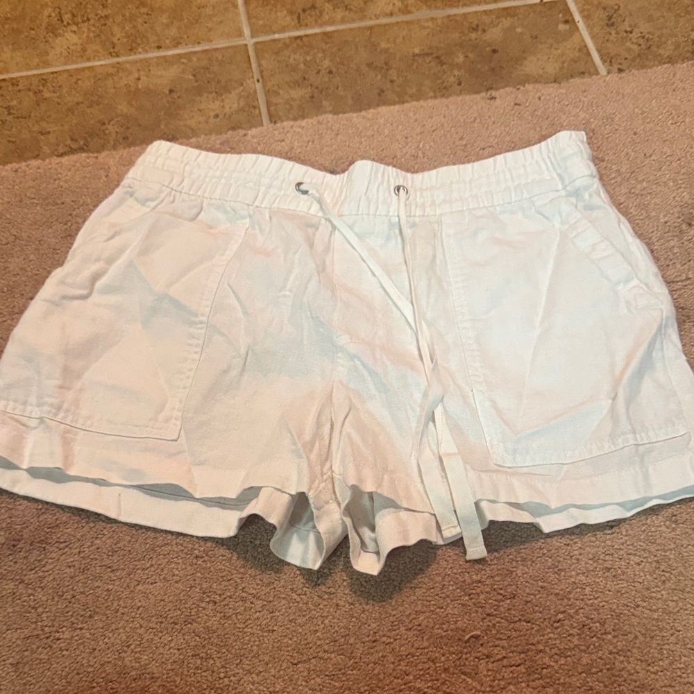 Women's White linen casual Shorts
